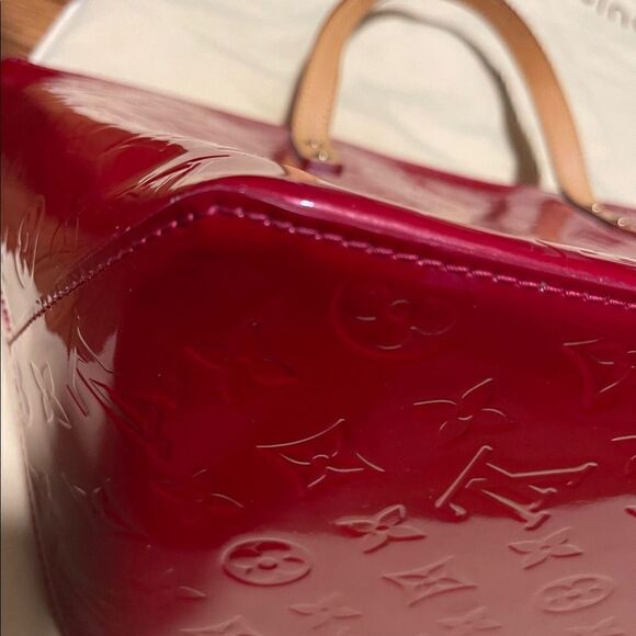 Louis Vuitton Bellevue handbag  - Picture 5 of 16